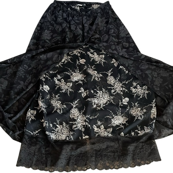 Water Colors Black Floral A-Line/ Maxi Double Layer Skirt Size Medium - Picture 3 of 7